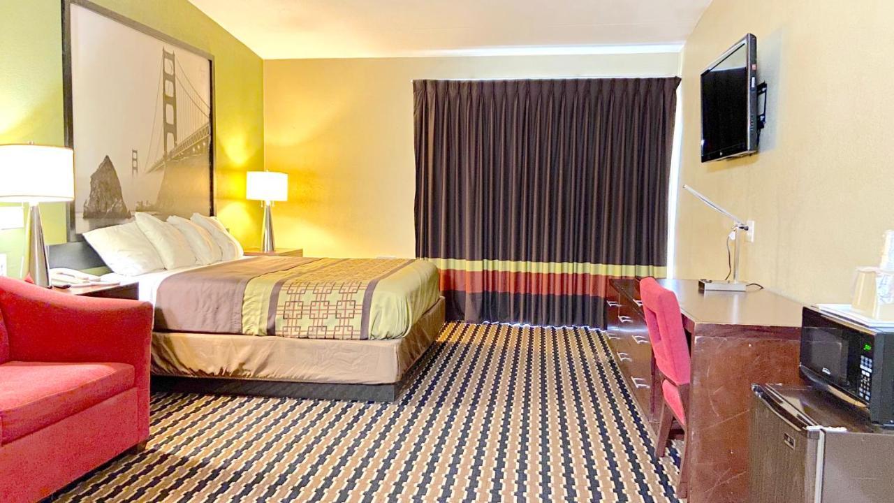 ホテル Super 8 By Wyndham Rocky Mount I-95 Exit 145 バトルボロ エクステリア 写真
