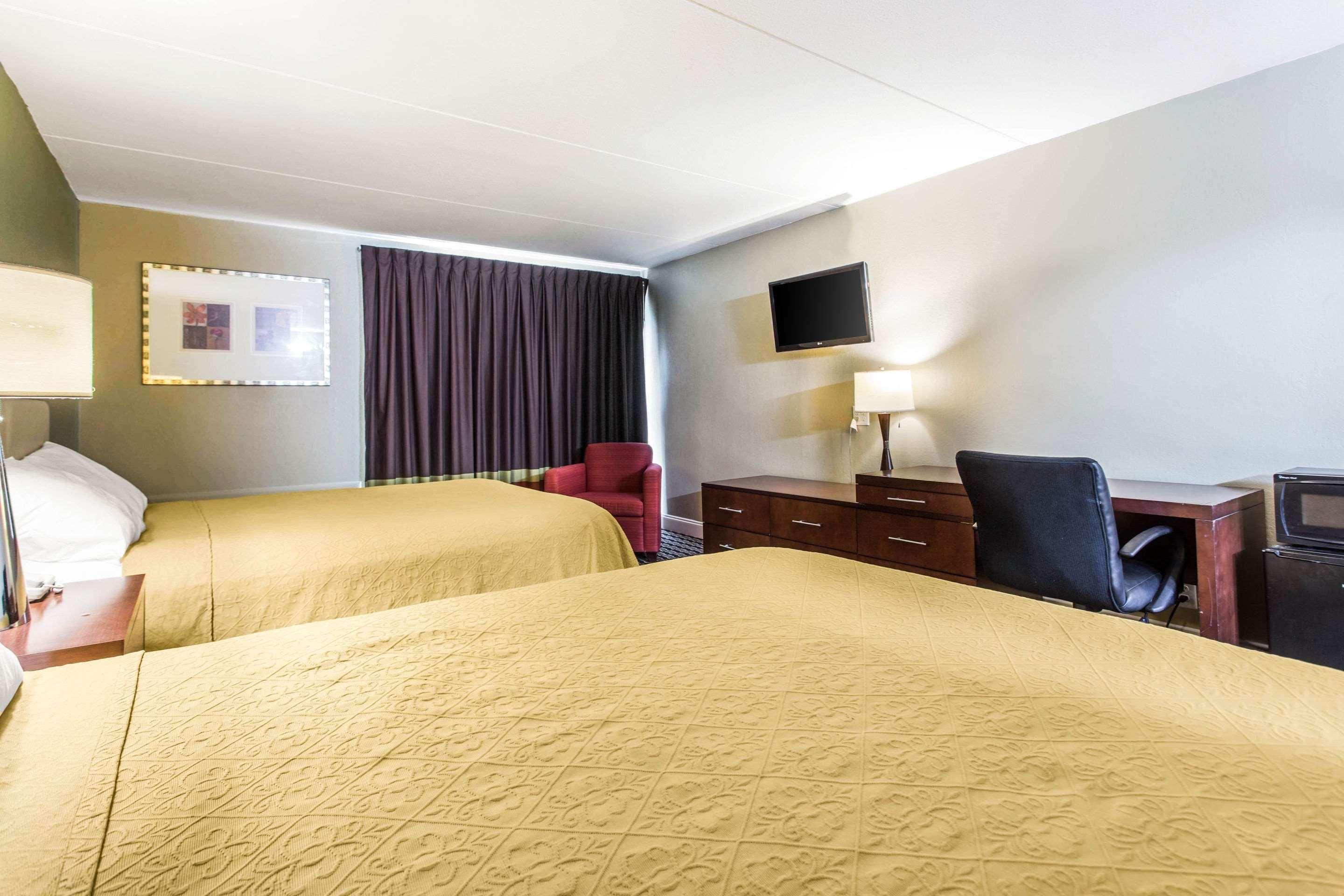 ホテル Super 8 By Wyndham Rocky Mount I-95 Exit 145 バトルボロ エクステリア 写真