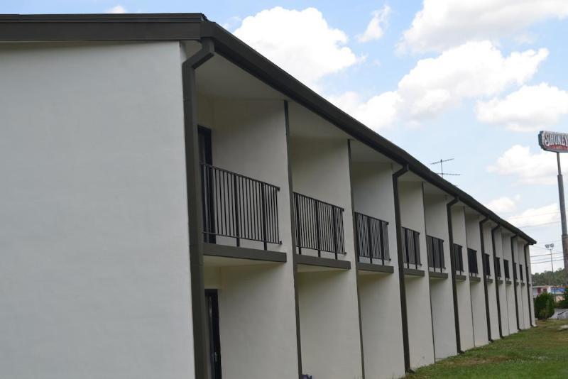 ホテル Super 8 By Wyndham Rocky Mount I-95 Exit 145 バトルボロ エクステリア 写真